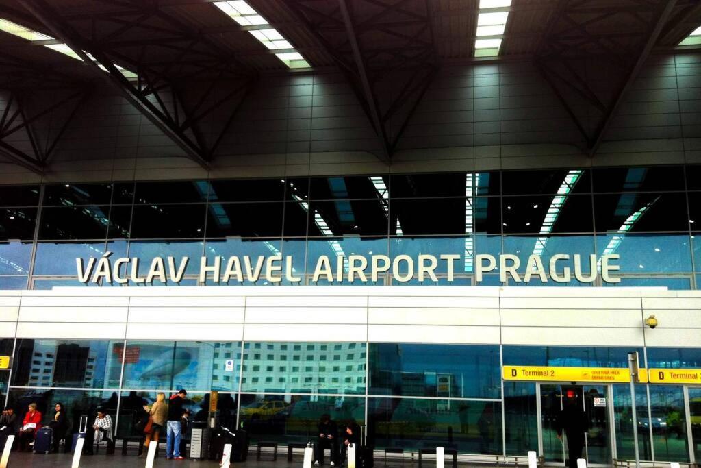 Modern Apartments - Airport 8Mins Prague Exterior photo
